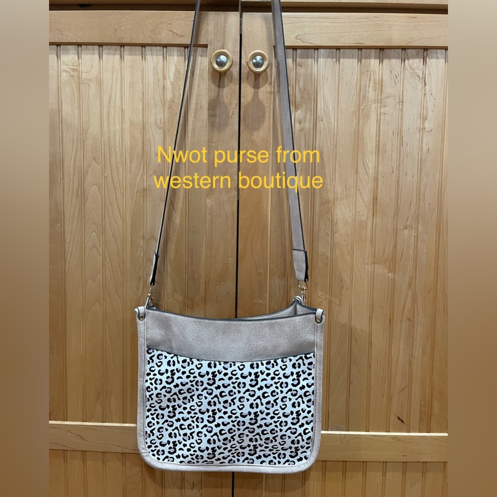 Leopard print nwot purse. Purchased from western boutique
